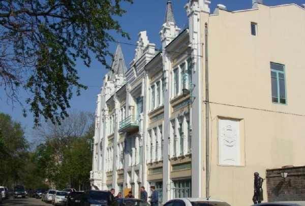 Pushkinskaya St. Residential house, 1946 1947. Architect A. Poretskov