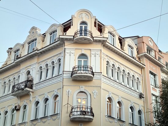 Svedanskaya Sq. V.P. Pyankov'b tenement house, 1901. Architect 1. Meshkov