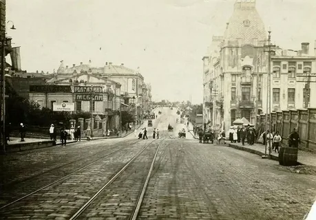 The beginning of Sveilanskaya Street