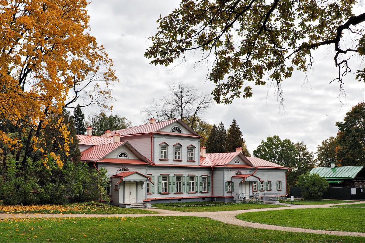 Abramtsevo is a favorite estate of Russian artists, writers and patrons of the arts